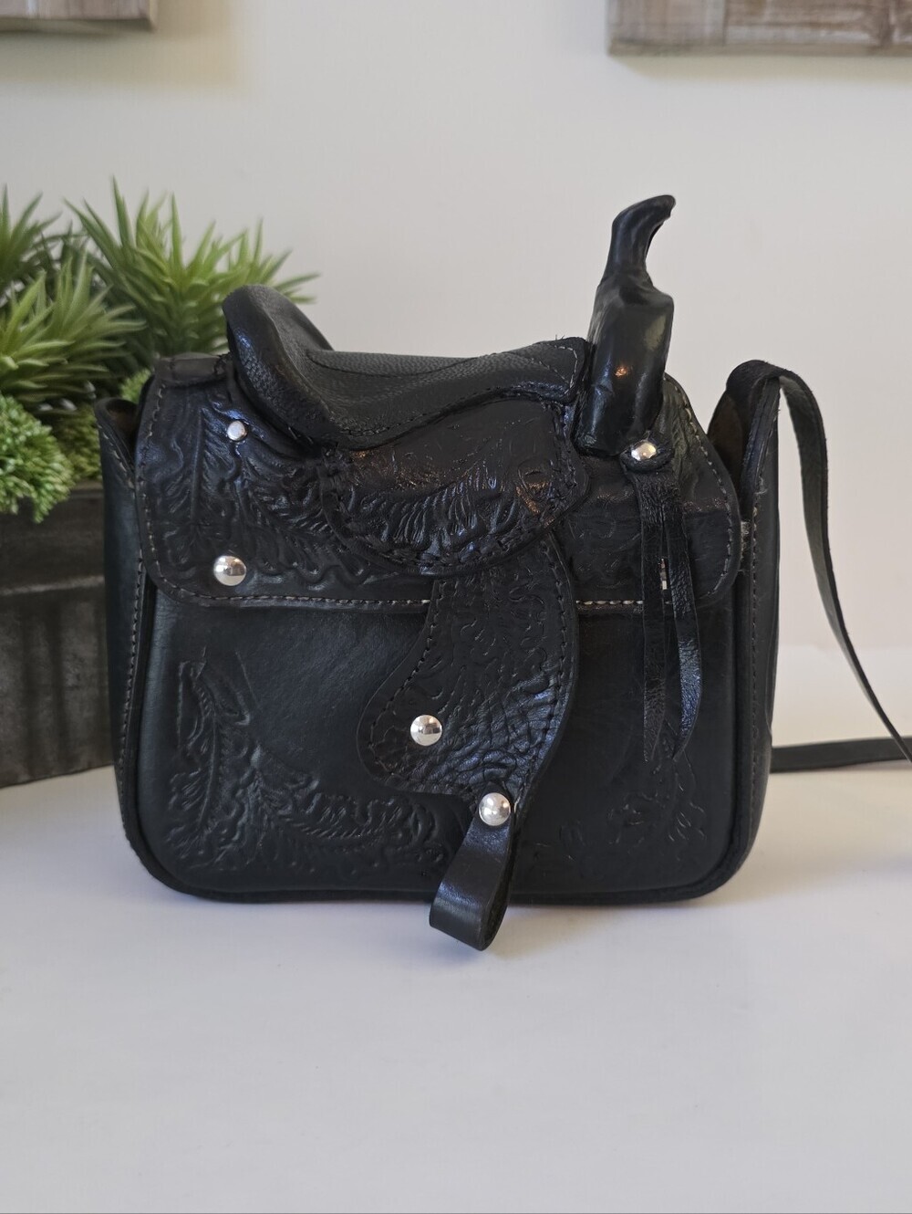 Vintage 1970's-80's Western Saddle Crossbody Bag Tooled Leather Sherling - Picture 4 of 16
